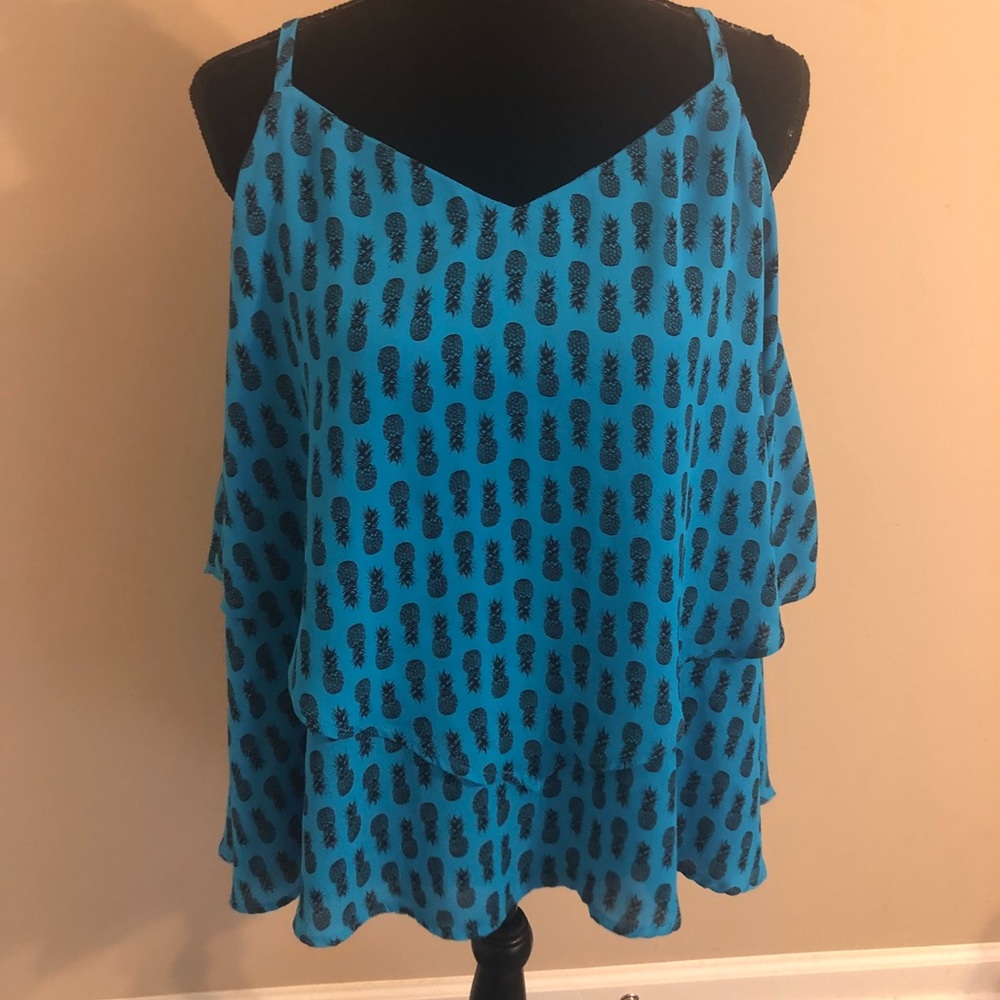 Blue Pineapple Top 🍍